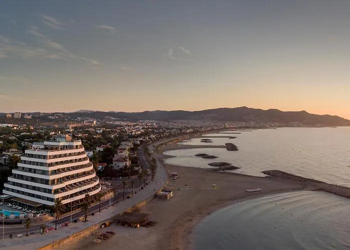 特乐玛me锡切斯酒店 锡切斯